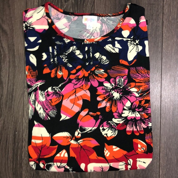 LuLaRoe Tops - LuLaRoe Irma-XL